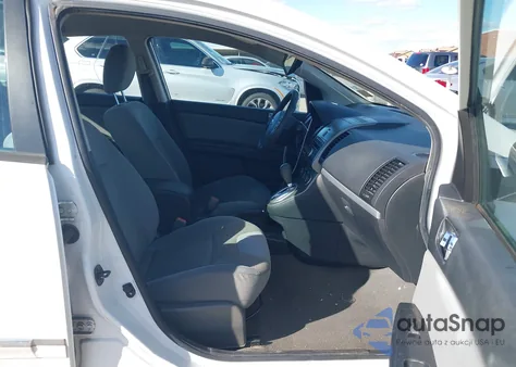 2011 Nissan Sentra 2.0S z USA, uszkodzony, nr VIN 3N1AB6AP2BL727209